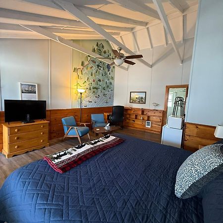Searsport Yardarm Motel מראה חיצוני תמונה