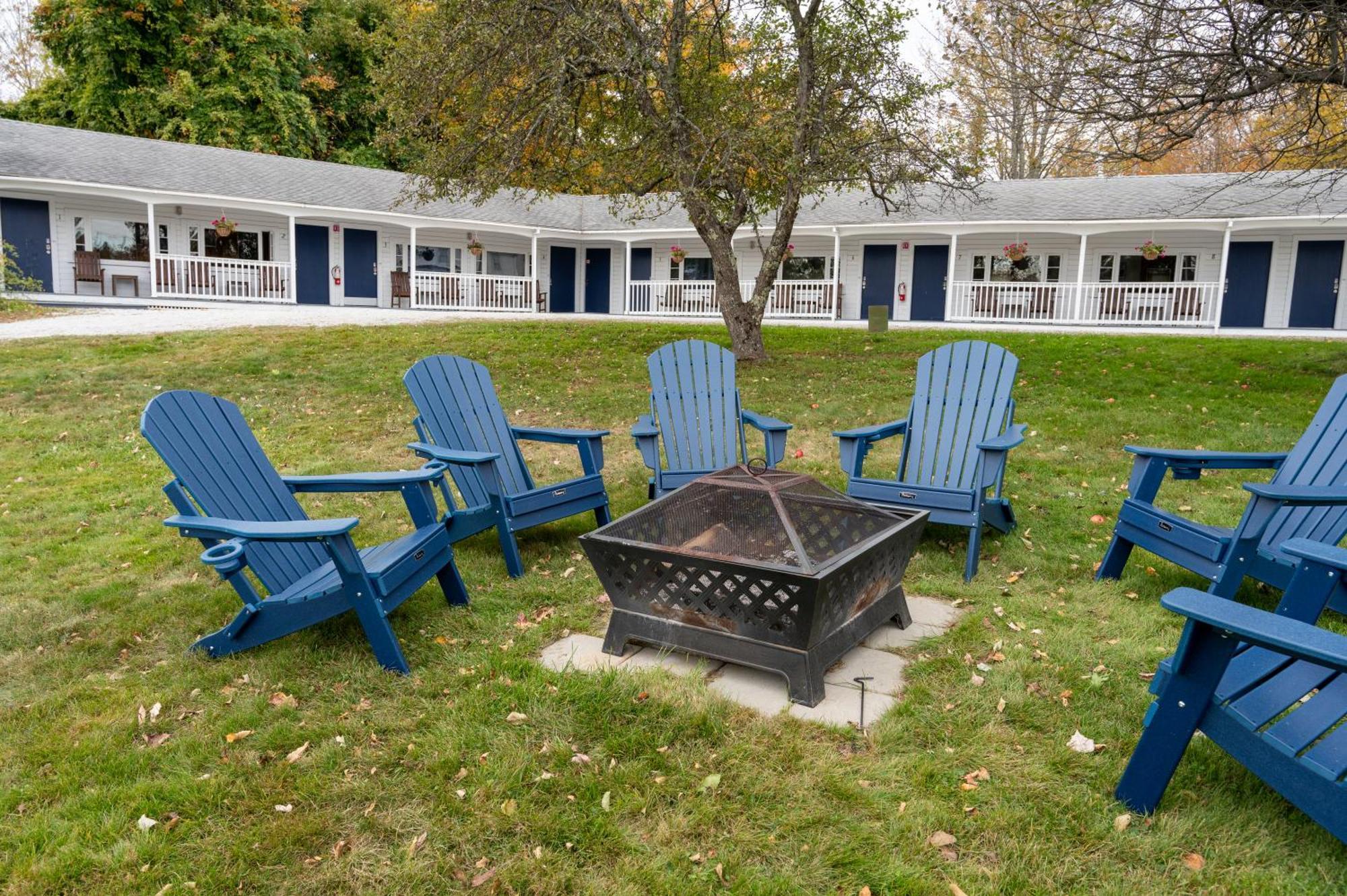 Searsport Yardarm Motel מראה חיצוני תמונה