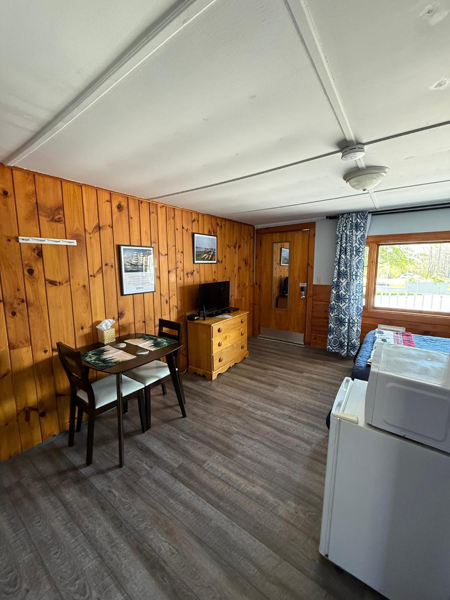 Searsport Yardarm Motel מראה חיצוני תמונה